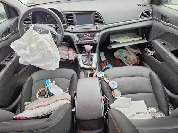 5NPD74LF4JH370442 2018 HYUNDAI ELANTRA - Image 8