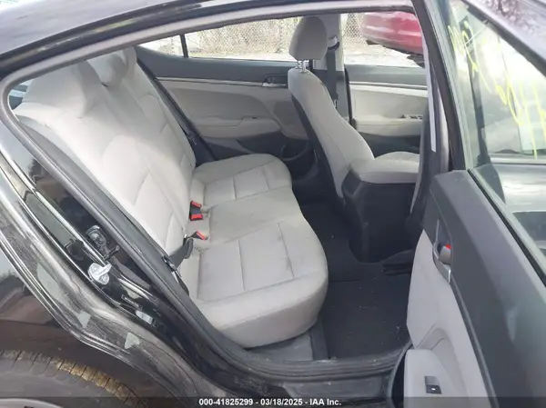5NPD74LF4JH372563 2018 HYUNDAI ELANTRA - Image 8