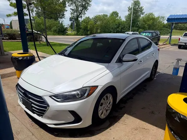 5NPD74LF4JH393624 2018 HYUNDAI ELANTRA - Image 2