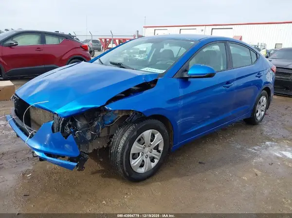 5NPD74LF4JH398564 2018 HYUNDAI ELANTRA - Image 2