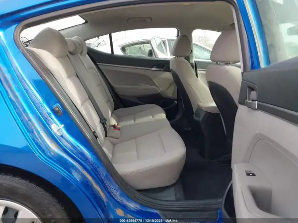 5NPD74LF4JH398564 2018 HYUNDAI ELANTRA - Image 8