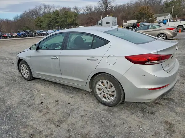 5NPD74LF4JH402371 2018 HYUNDAI ELANTRA - Image 2