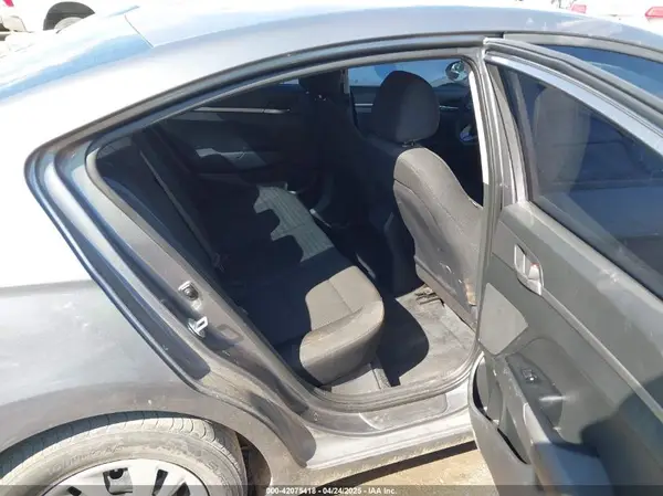 5NPD74LF4KH411878 2019 HYUNDAI ELANTRA - Image 8