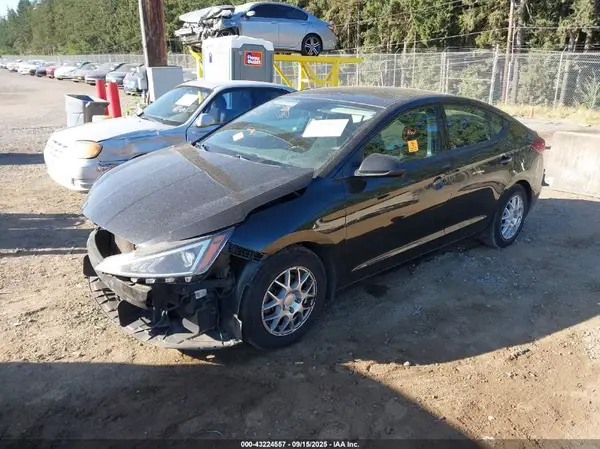5NPD74LF4KH412173 2019 HYUNDAI ELANTRA - Image 2