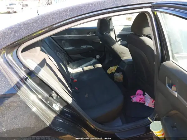 5NPD74LF4KH412173 2019 HYUNDAI ELANTRA - Image 8