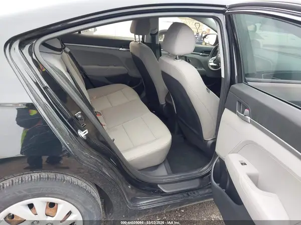 5NPD74LF4KH413694 2019 HYUNDAI ELANTRA - Image 8