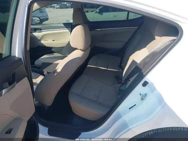 5NPD74LF4KH421181 2019 HYUNDAI ELANTRA - Image 8