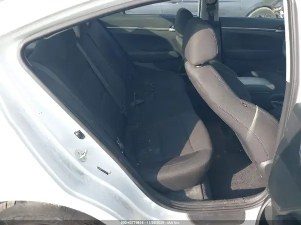 5NPD74LF4KH423318 2019 HYUNDAI ELANTRA - Image 8