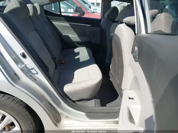5NPD74LF4KH449031 2019 HYUNDAI ELANTRA - Image 8