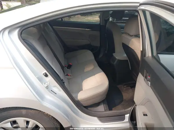 5NPD74LF4KH464970 2019 HYUNDAI ELANTRA - Image 8