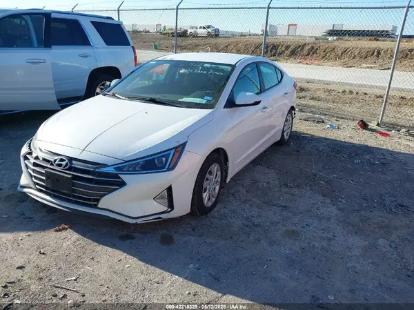 5NPD74LF4KH475435 2019 HYUNDAI ELANTRA - Image 2