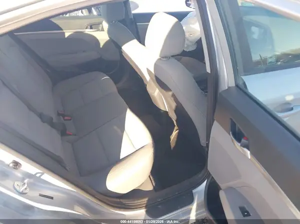 5NPD74LF4KH489559 2019 HYUNDAI ELANTRA - Image 8