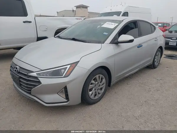 5NPD74LF4LH506068 2020 HYUNDAI ELANTRA - Image 2