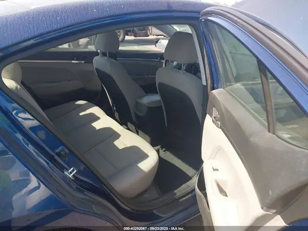 5NPD74LF4LH556114 2020 HYUNDAI ELANTRA - Image 8