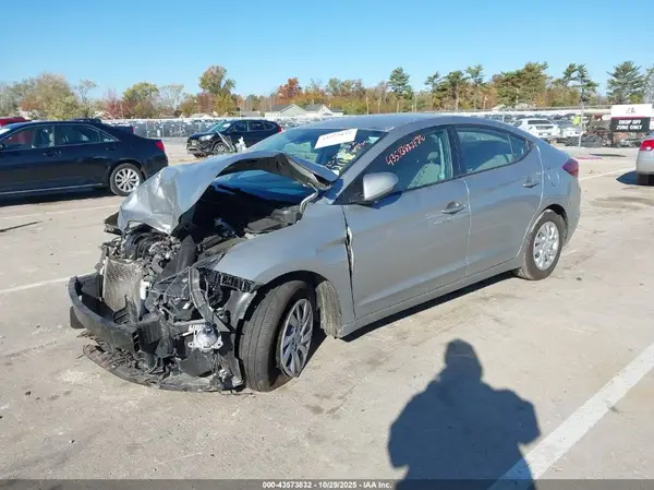 5NPD74LF4LH607059 2020 HYUNDAI ELANTRA - Image 2