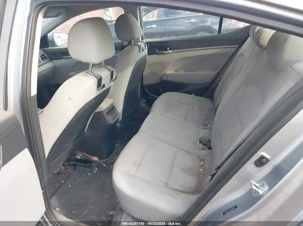 5NPD74LF5HH049567 2017 HYUNDAI ELANTRA - Image 8