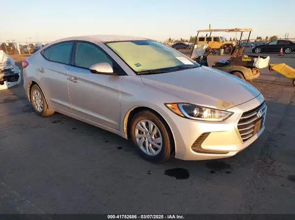 5NPD74LF5HH057930 2017 HYUNDAI ELANTRA - Image 1