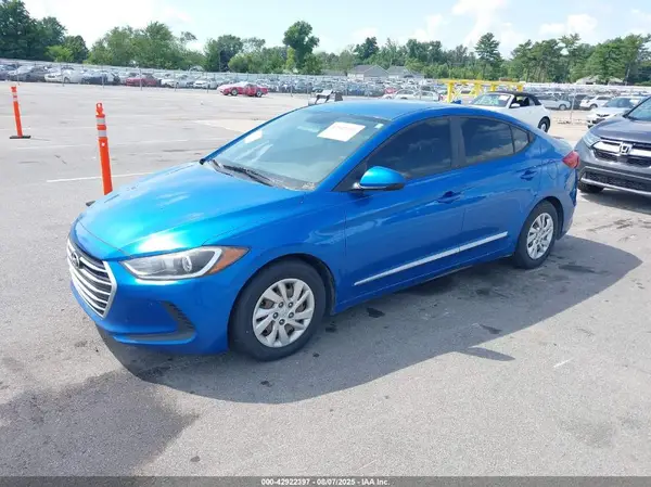5NPD74LF5HH064683 2017 HYUNDAI ELANTRA - Image 2