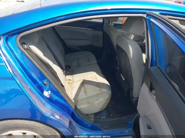 5NPD74LF5HH064683 2017 HYUNDAI ELANTRA - Image 8
