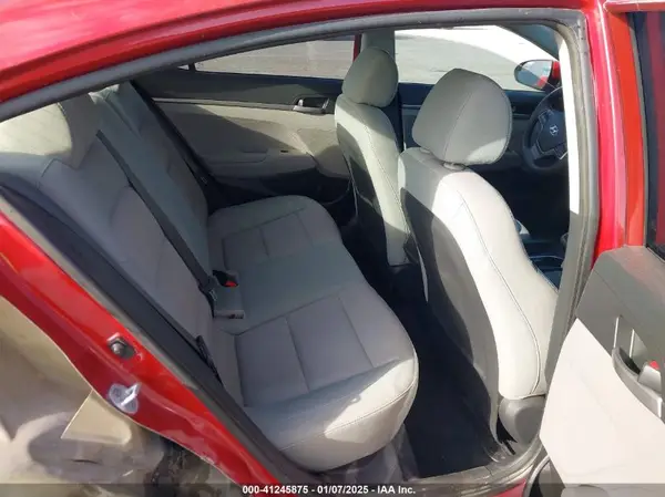 5NPD74LF5HH067213 2017 HYUNDAI ELANTRA - Image 8