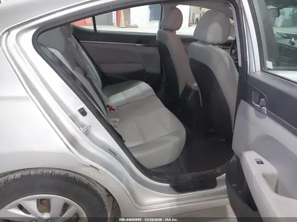 5NPD74LF5HH069110 2017 HYUNDAI ELANTRA - Image 8