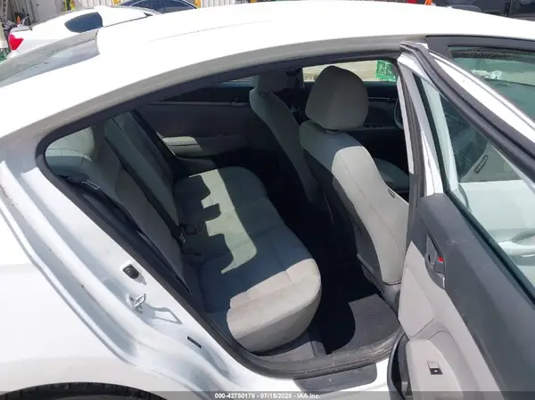 5NPD74LF5HH069169 2017 HYUNDAI ELANTRA - Image 8