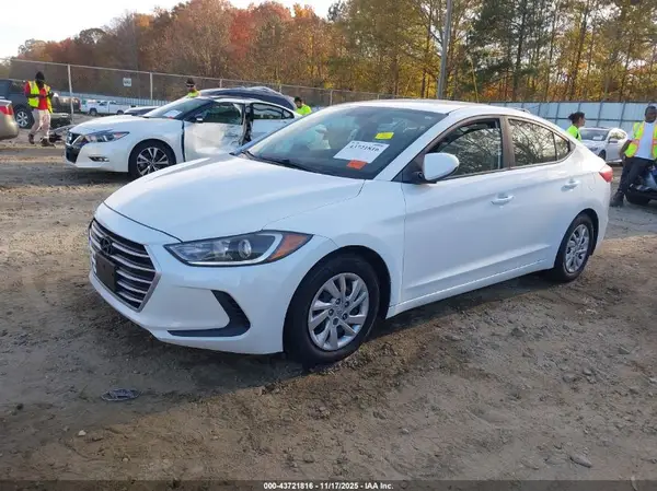 5NPD74LF5HH080396 2017 HYUNDAI ELANTRA - Image 2