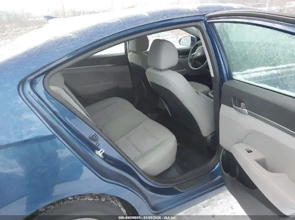 5NPD74LF5HH082441 2017 HYUNDAI ELANTRA - Image 8