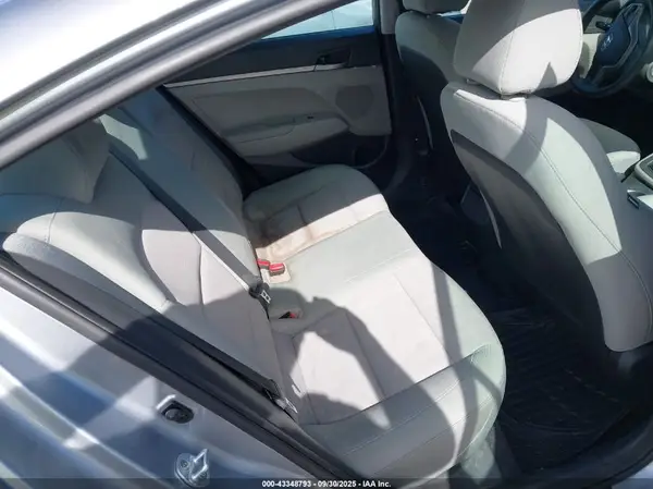 5NPD74LF5HH089907 2017 HYUNDAI ELANTRA - Image 8