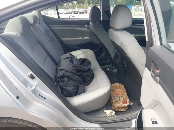 5NPD74LF5HH093181 2017 HYUNDAI ELANTRA - Image 8