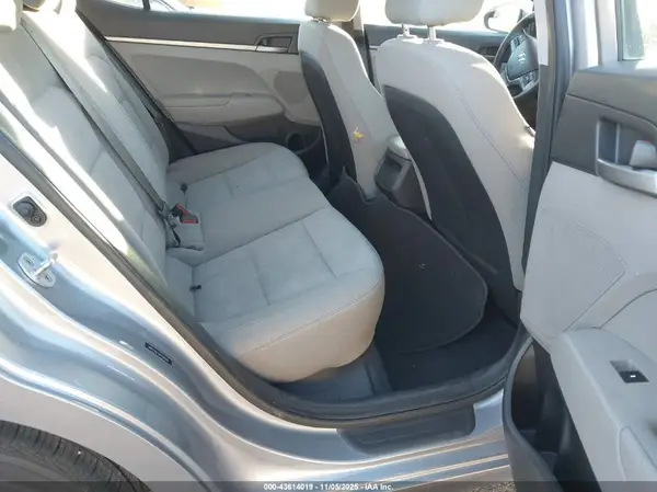 5NPD74LF5HH100369 2017 HYUNDAI ELANTRA - Image 8