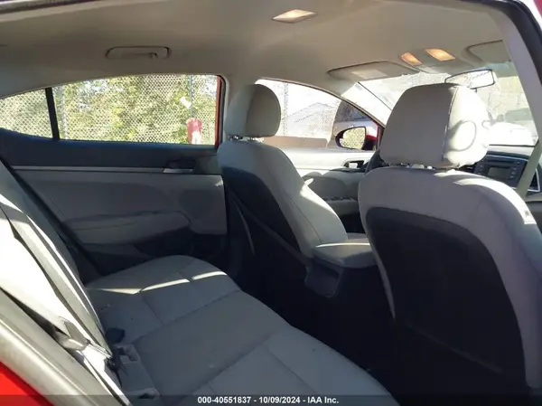 5NPD74LF5HH100484 2017 HYUNDAI ELANTRA - Image 8