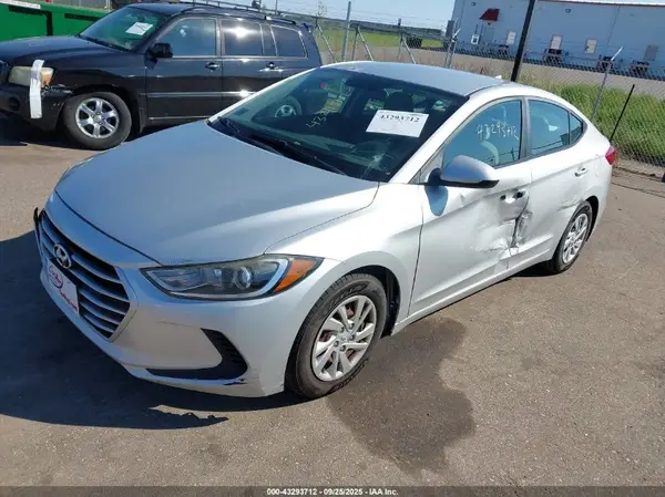 5NPD74LF5HH112053 2017 HYUNDAI ELANTRA - Image 2