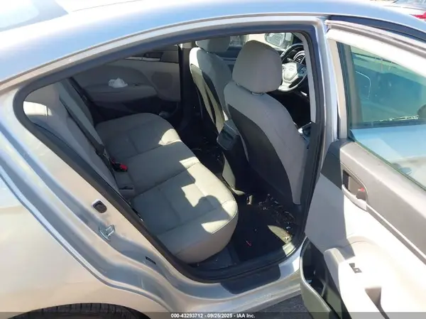 5NPD74LF5HH112053 2017 HYUNDAI ELANTRA - Image 8
