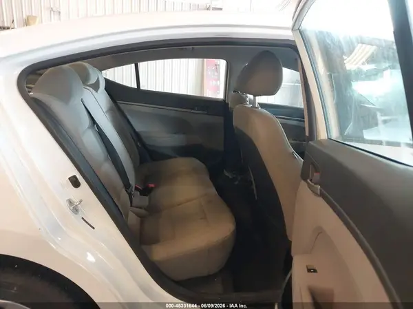5NPD74LF5HH112778 2017 HYUNDAI ELANTRA - Image 8