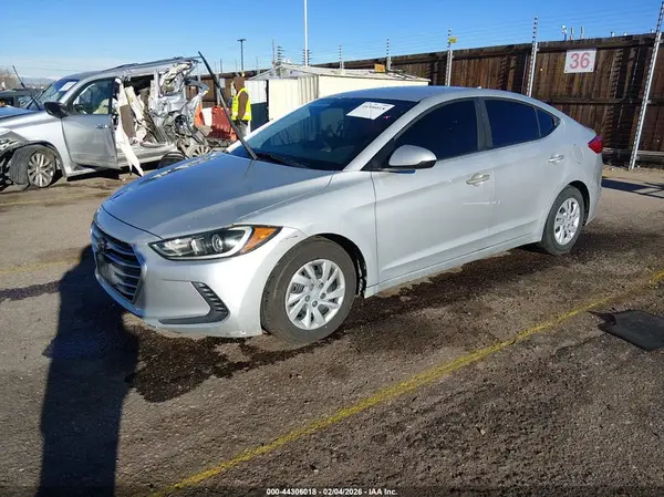 5NPD74LF5HH113249 2017 HYUNDAI ELANTRA - Image 2