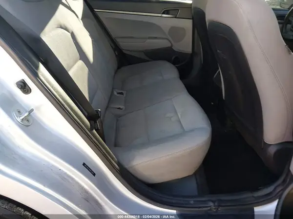 5NPD74LF5HH113249 2017 HYUNDAI ELANTRA - Image 8