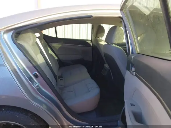5NPD74LF5HH113283 2017 HYUNDAI ELANTRA - Image 8