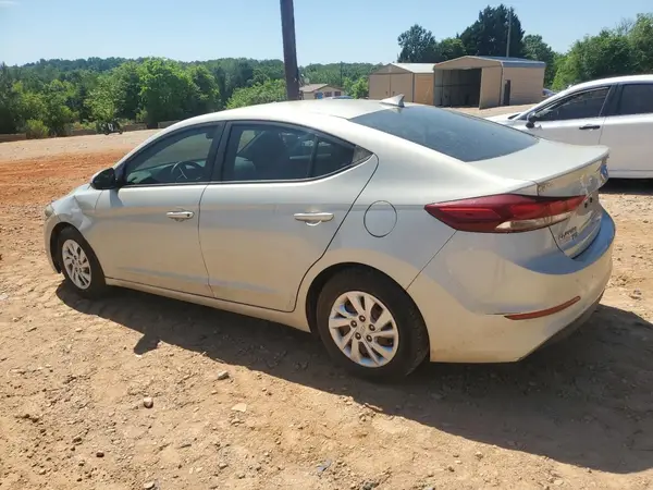 5NPD74LF5HH135817 2017 HYUNDAI ELANTRA - Image 2