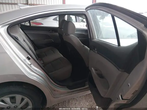 5NPD74LF5HH145859 2017 HYUNDAI ELANTRA - Image 8