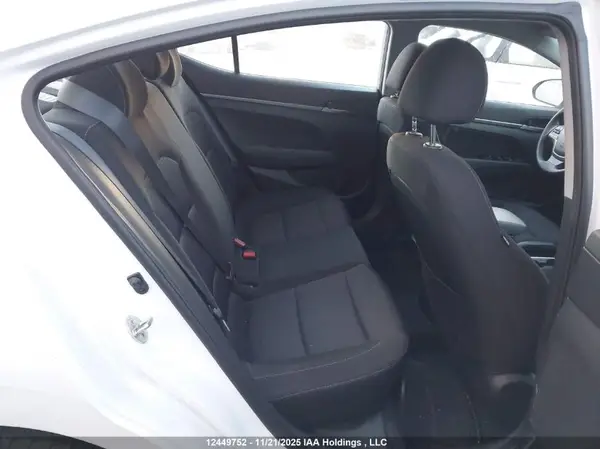 5NPD74LF5HH150592 2017 HYUNDAI ELANTRA - Image 8