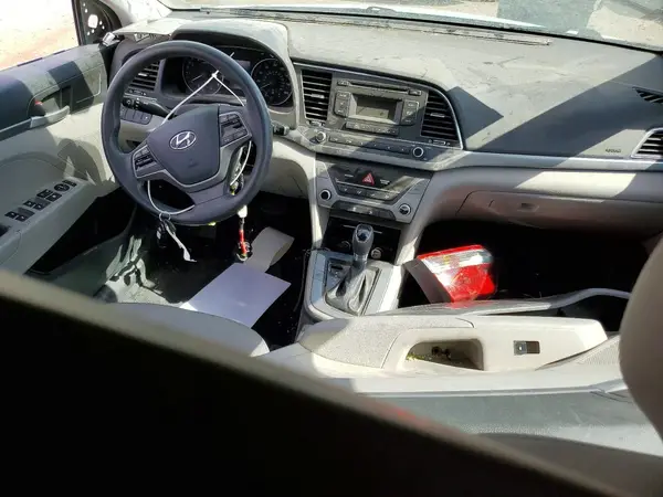 5NPD74LF5HH151984 2017 HYUNDAI ELANTRA - Image 8