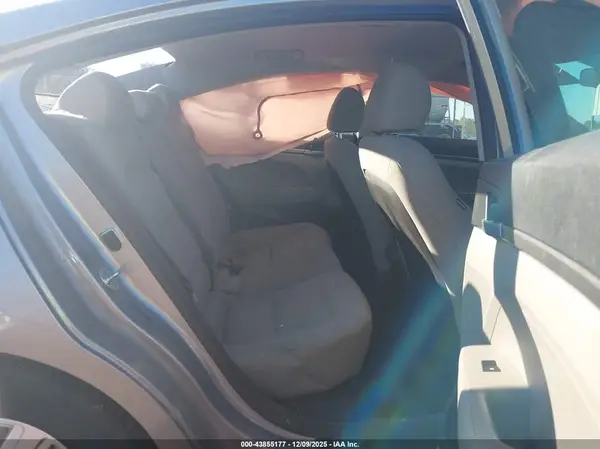 5NPD74LF5HH163987 2017 HYUNDAI ELANTRA - Image 8