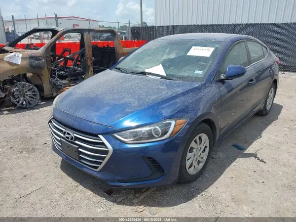 5NPD74LF5HH175234 2017 HYUNDAI ELANTRA - Image 2