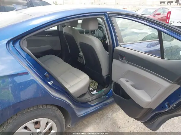 5NPD74LF5HH175234 2017 HYUNDAI ELANTRA - Image 8
