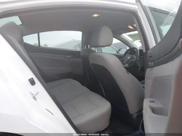 5NPD74LF5HH176643 2017 HYUNDAI ELANTRA - Image 8