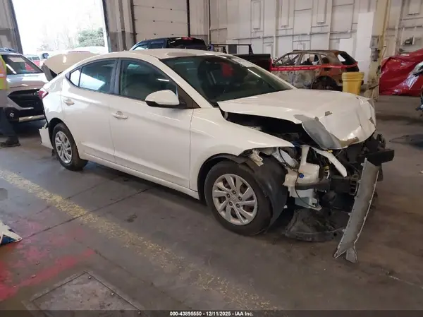 5NPD74LF5HH180675 2017 HYUNDAI ELANTRA - Image 1