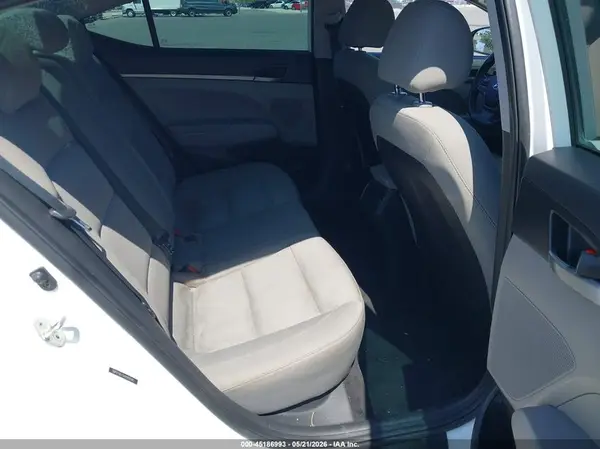 5NPD74LF5HH189540 2017 HYUNDAI ELANTRA - Image 8