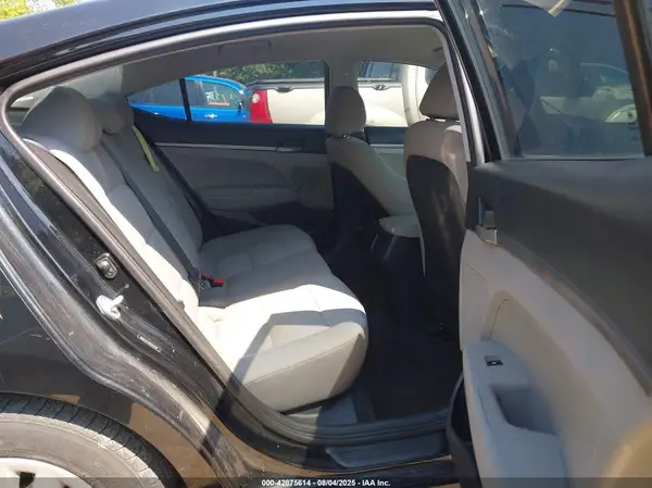 5NPD74LF5HH192440 2017 HYUNDAI ELANTRA - Image 8