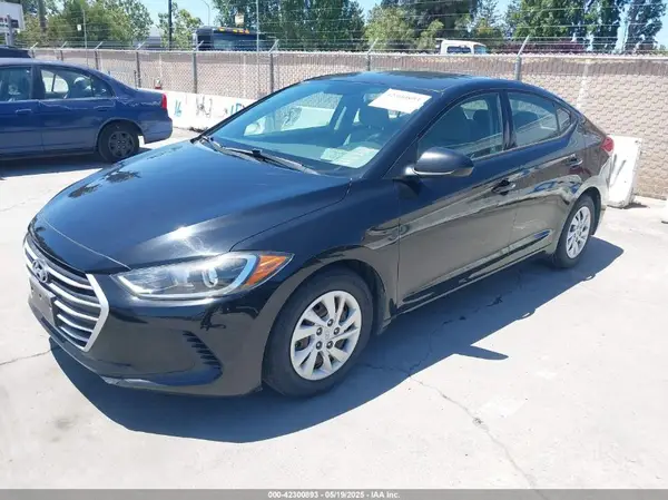 5NPD74LF5HH193071 2017 HYUNDAI ELANTRA - Image 2